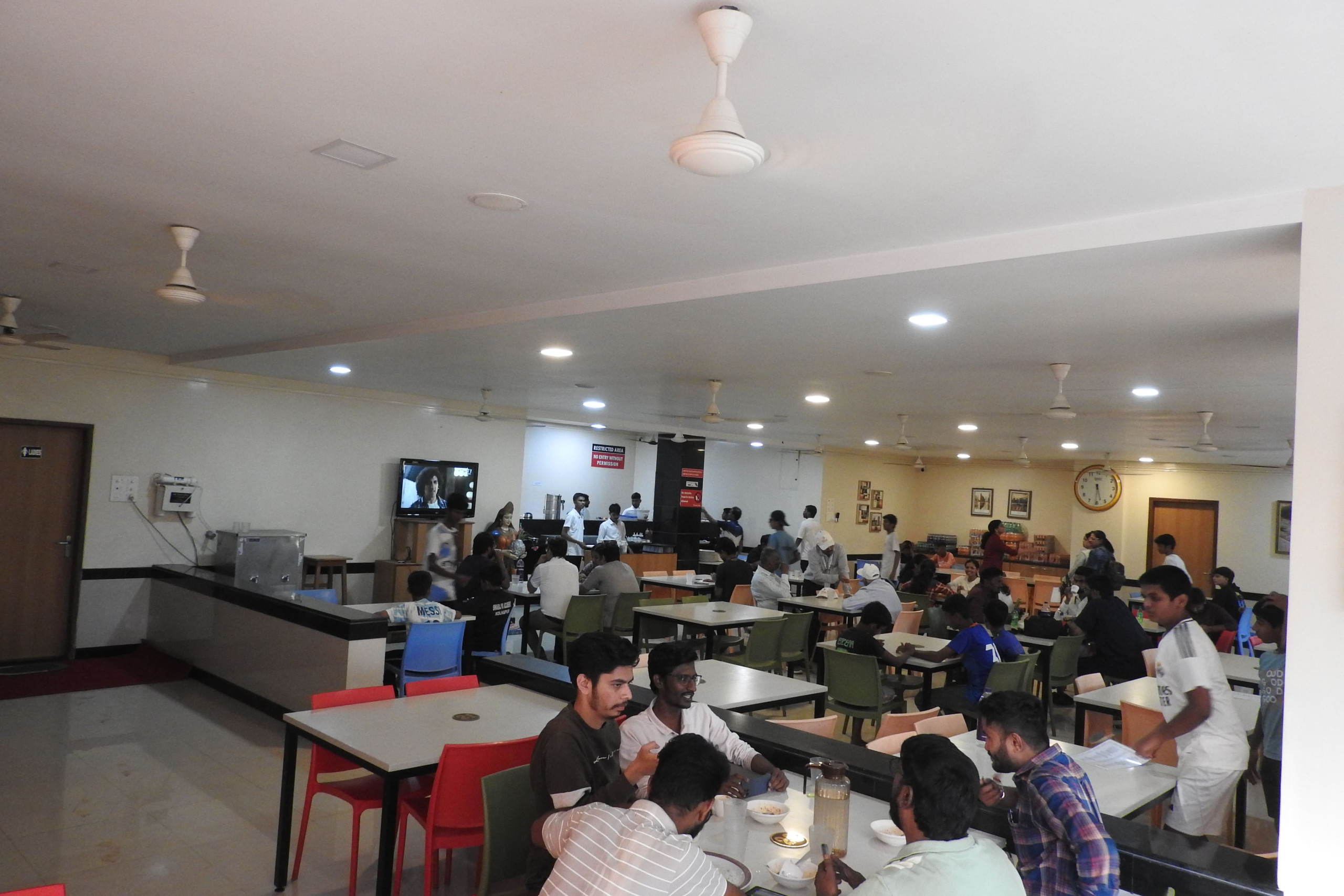 cafe. jpg